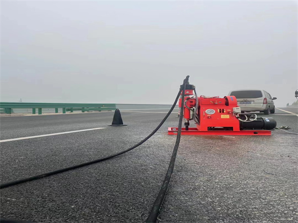 乐都马路路基路面开裂下沉注浆加固灌浆